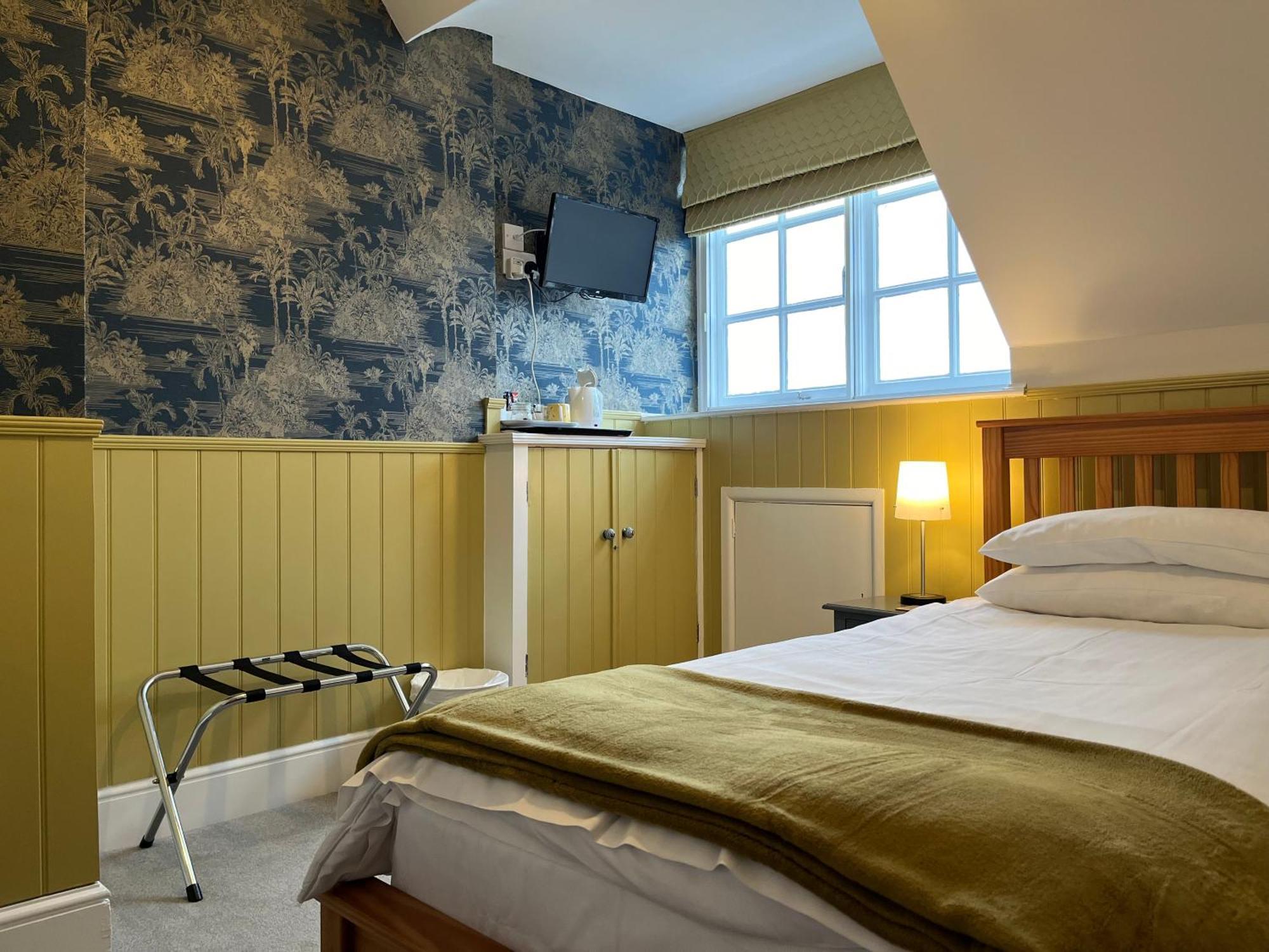 The Palmerston 3*